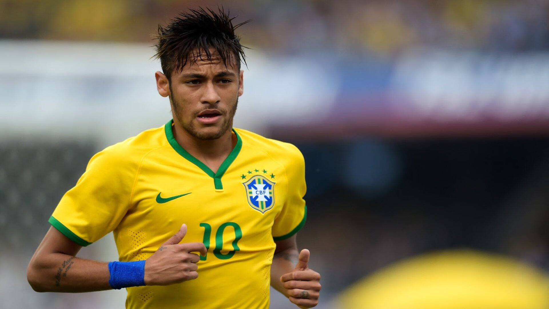 赛场冲刺：终点前的极限速度大战，终点冲刺跑